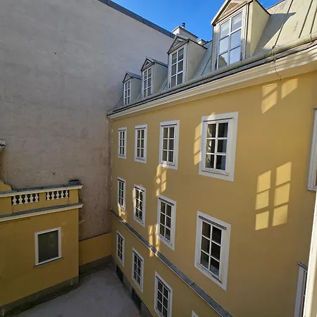 Boutique Hotel Parklane - Newly Renovated