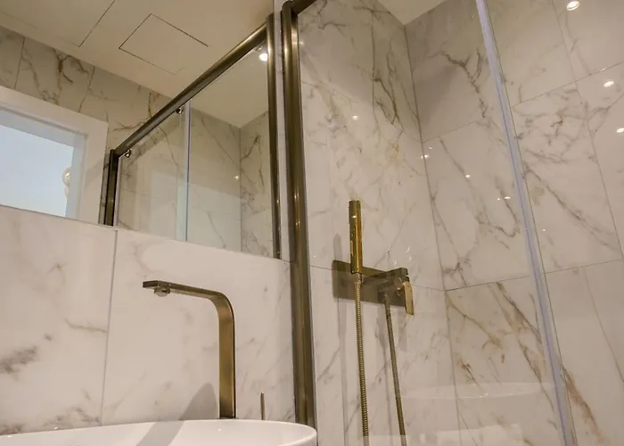 מלון Boutique Parklane - Newly Renovated