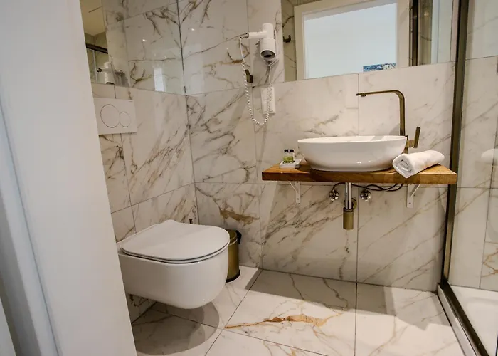 Boutique Parklane - Newly Renovated מלון *