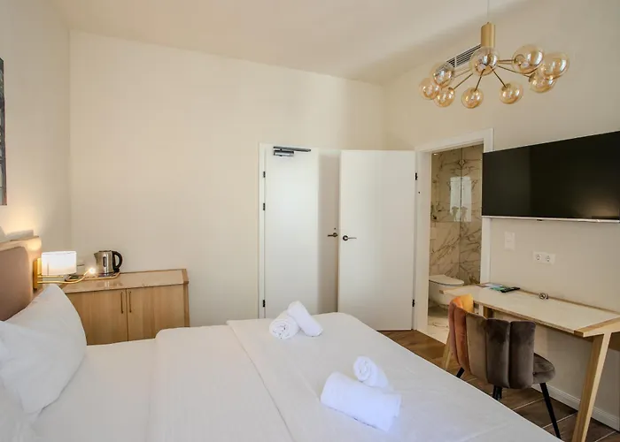 Boutique Parklane - Newly Renovated