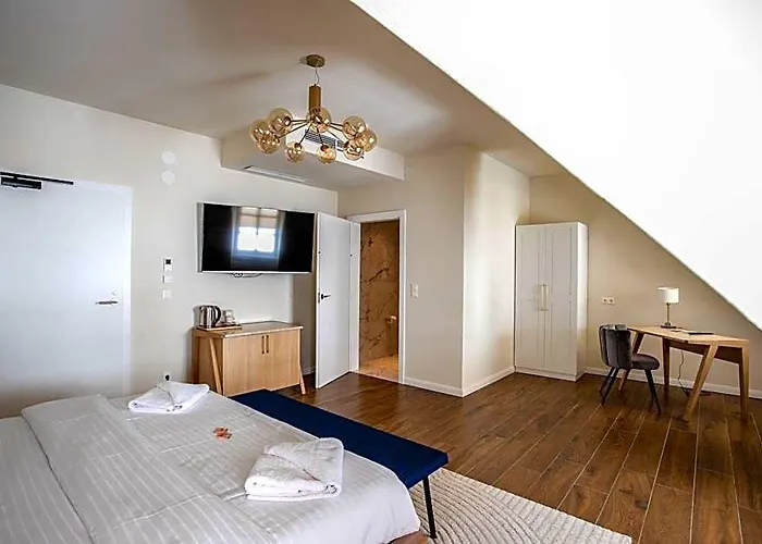Boutique Parklane - Newly Renovated